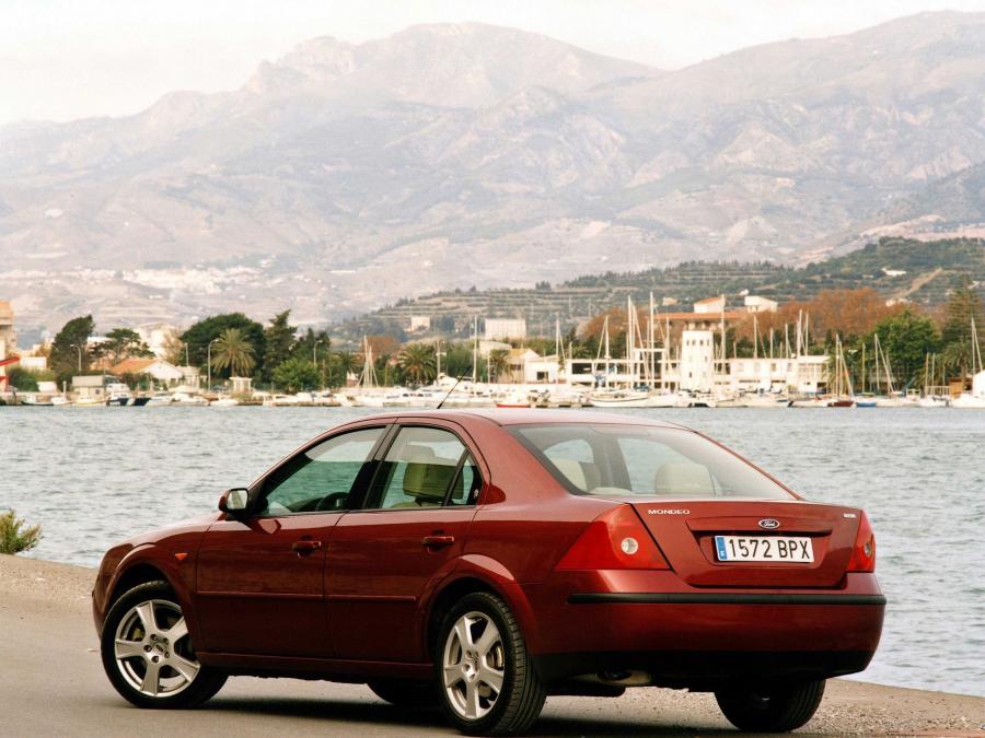  Ford Mondeo Sedan 2000 года  (фото 21 из 24)